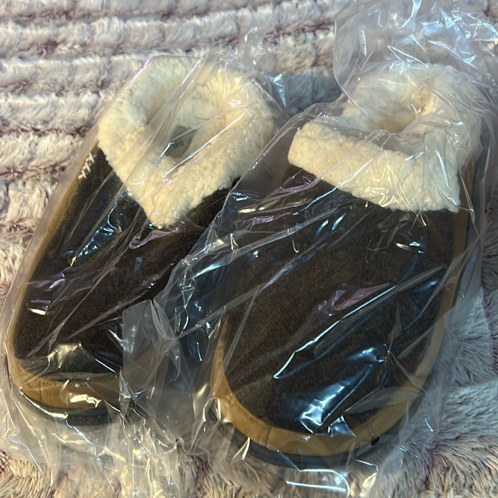 DREAM Pairs slippers size 10
